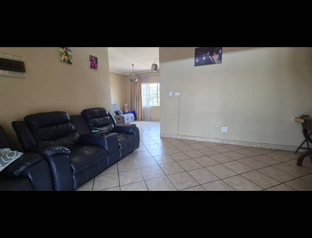 3 BEDROOM APARTMENT FOR SALE IN HALFWAY GARDENS